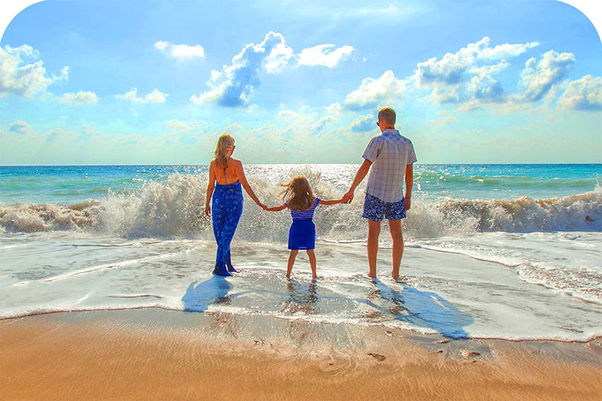 Familia en playa Formentera